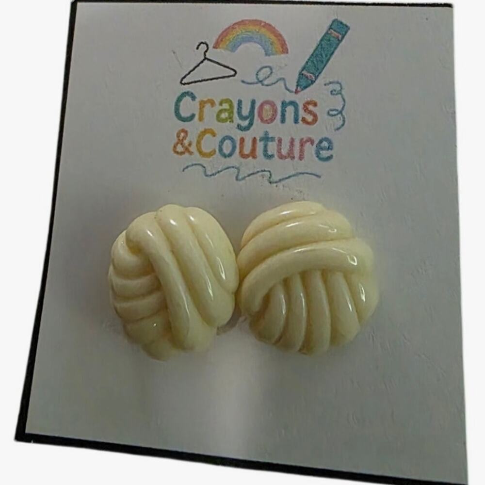 VTG Avon Cream Spiral Knot Stud Earrings Minimalist Retro Coquette Classic Work